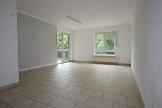 Hauptbild Zentral gelegene 3-Zimmer Wohnung, in Schloss-Neuhaus1-OG mit Balkon, Bezugsfrei ab 1.10.2026