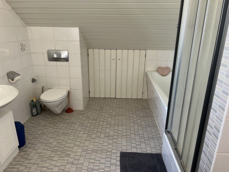 Bad Dachgeschosswohnung Paderborn / Elsen