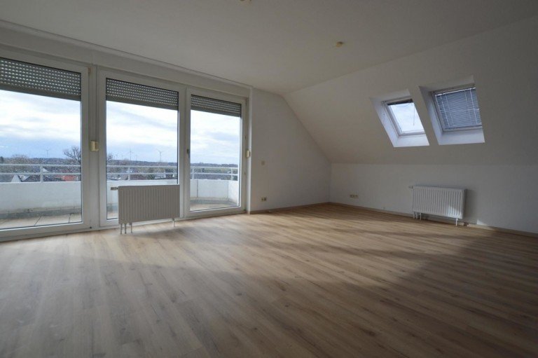 Wohnen Paderborn / Elsen Dachgeschosswohnung Ruhige, renovierte und gem�tliche DG-Wohnung in PB-Elsen!Zentrale Lage!
