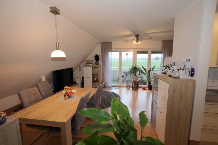 Wohnen Paderborn / Elsen Dachgeschosswohnung Gepflegte 3-Zimmer Wohnung mit Balkon in PB-ElsenBezugsfrei ab 1. M�rz 2026
