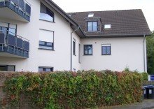 Hausansicht Gro�z�gige 4-Zimmer Wohnung, Erdgeschoss mit Terrasse in Schlo�-Neuhaus
Bezugsfrei ab 1.August 2024
