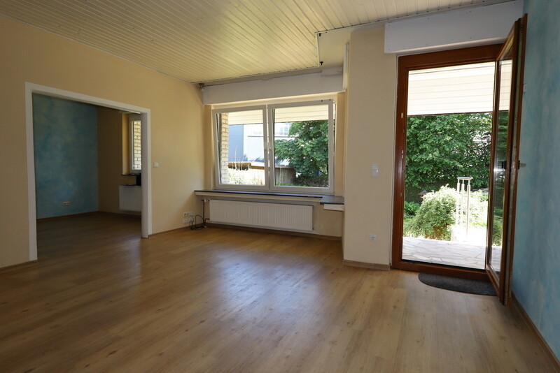 EG-Wohnen Zweifamilienhaus Paderborn / Sennelager