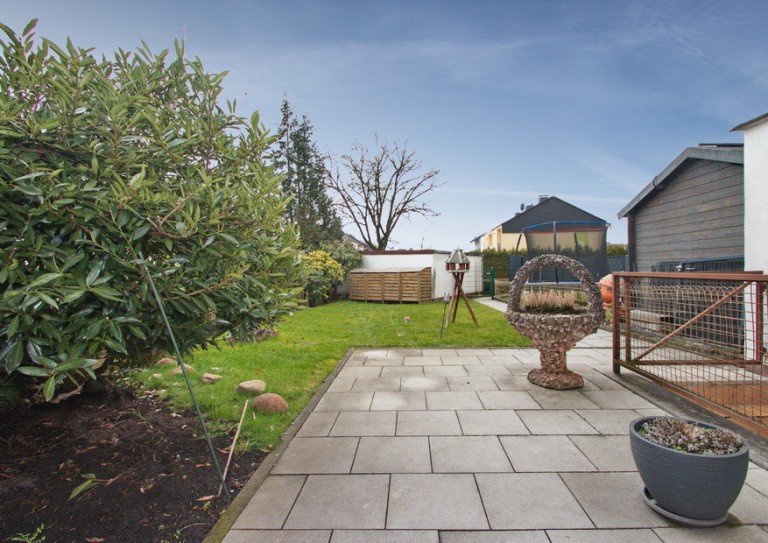 Garten Paderborn / Schlo� Neuhaus Reihenhaus Reihenmittelhaus mit Garten in Schlo�-Neuhaus