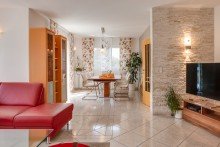 Wohnzimmer Exklusive EG-Wohnung, 210 m� Wfl. mit Garten und Garage
Bad Lippspringe