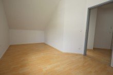 Schlafen Ruhige, und gem�tliche 
DG-Wohnung in PB n�he Fischteiche
Beste Lage!