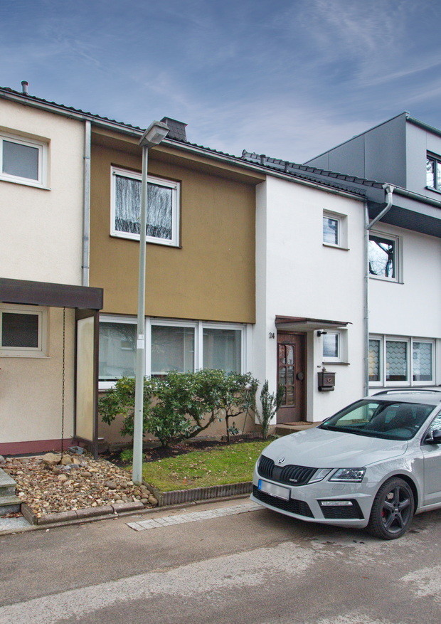 Ansicht Stra�e Reihenhaus Paderborn / Schlo� Neuhaus