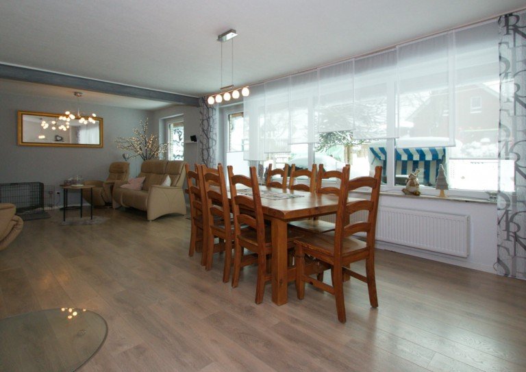 Familientreff Altenbeken Einfamilienhaus Verkauftmodern-gem�tlich und familienfreundlichEinfamilienhaus in Altenbeken mit gro�em Garten